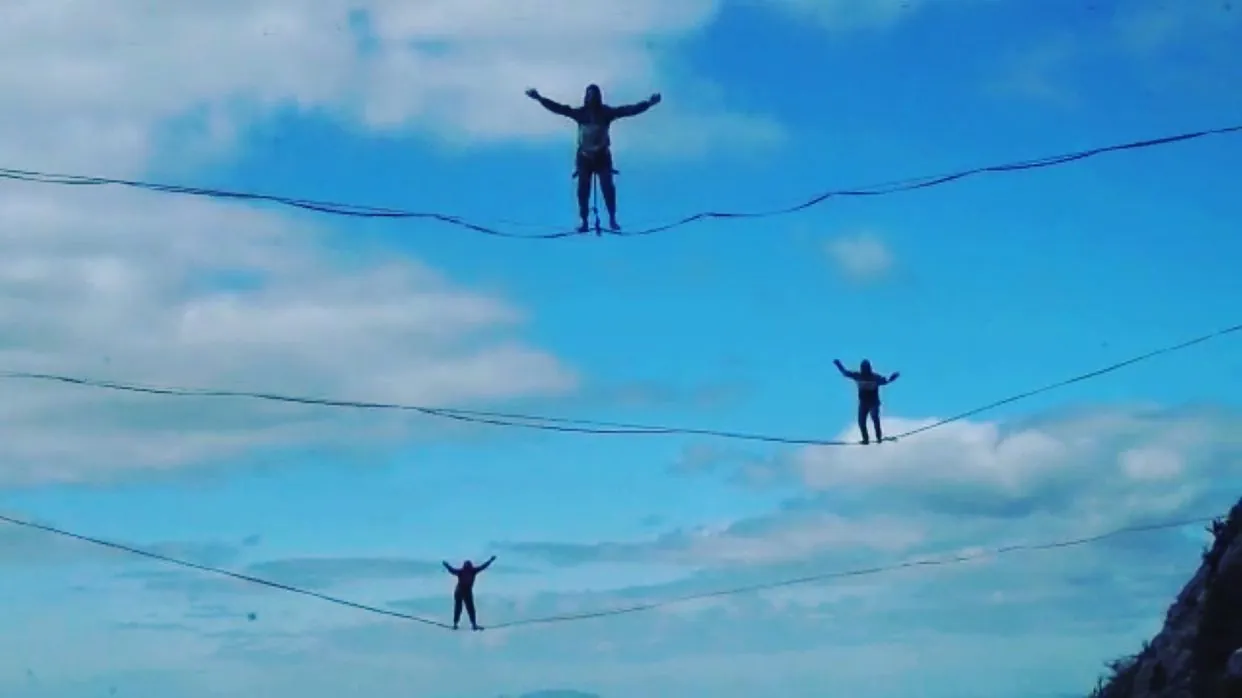 Slackline sobre a serra, em Cocais