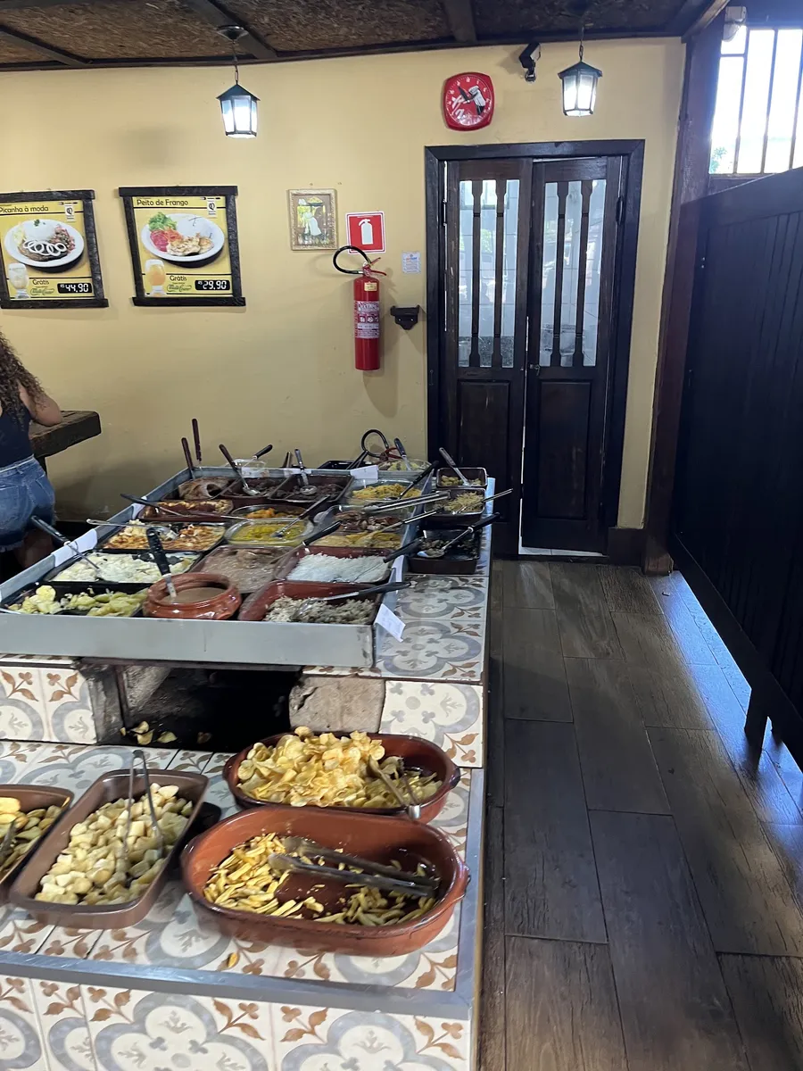 O buffet do self-service visto do salão